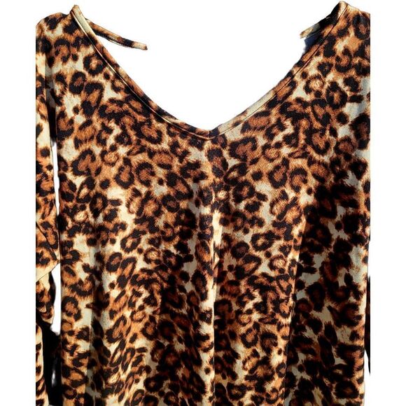 Cool Madden Leopard blouse size Medium. - Picture 2 of 9